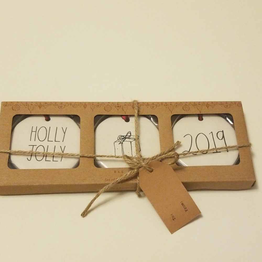 BNIB Rae Dunn "Holly Jolly"Ceramic ornamet set